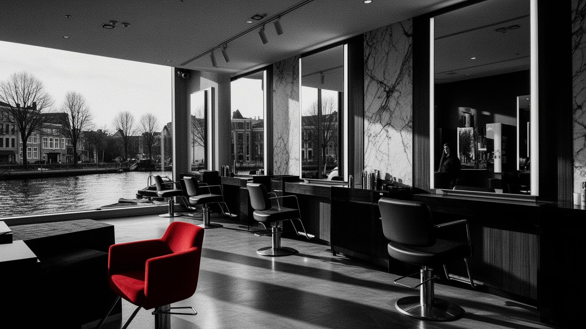 Het salon van Coupe Pure aan de Nieuwe Kaai in Turnhout